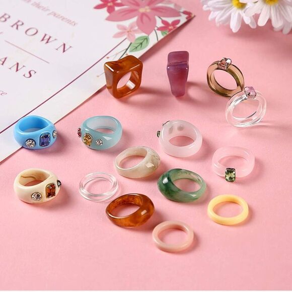 NWT Wool + Pepper Co. Resin Rhinestone Ring Set (15 Rings) - Picture 1 of 7